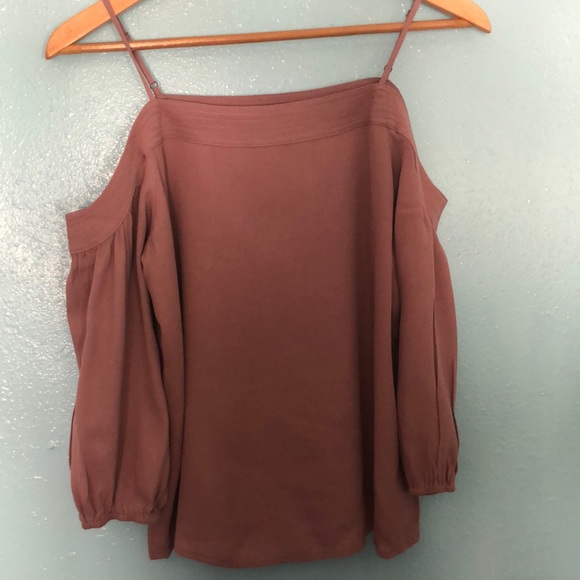 Mauve Off the Shoulder Top - Picture 2 of 4